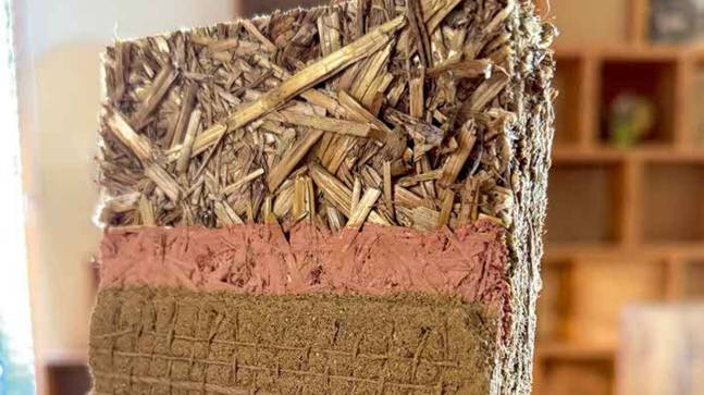 Strohplatte die mit verschiedenen Schichten versiegelt wird